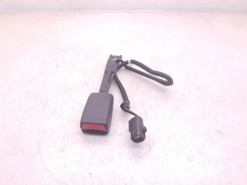 06-11 TOYOTA YARIS PASSENGER SIDE FRONT SEAT BELT BUCKLE