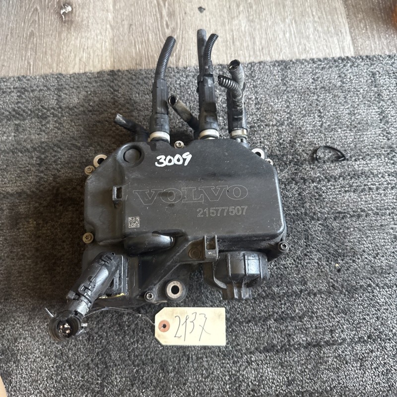 VOLVO MACK UREA DEF PUMP FOR BOSCH - P/N: 21577507