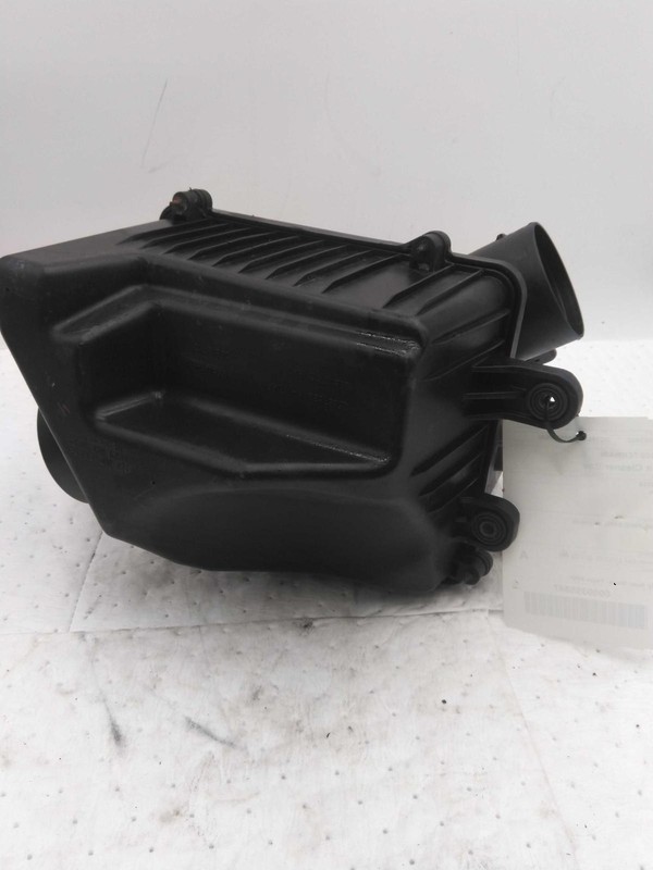 2010 GMC Terrain Air Cleaner Assembly OEM 25899723 Used 3.0L V6 102K Miles