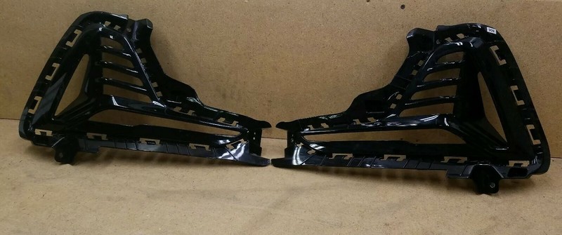 2017 2018 2019 HYUNDAI SONATA HYBRID Front Bumper Lower Foglight Cover Bezel OEM