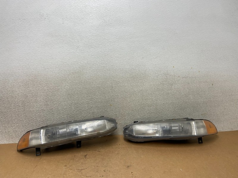 1997 to 1998 Mitsubishi Galant Left+Right Set Headlights Halogen Oem z7637 DG
