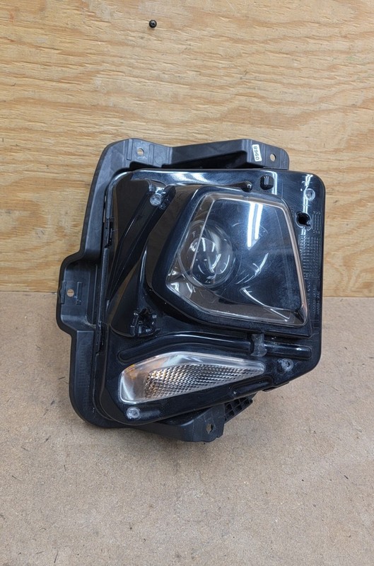 2019 2020 2021 2022 Chevrolet Blazer Headlight Right Side RH Xenon HID OEM