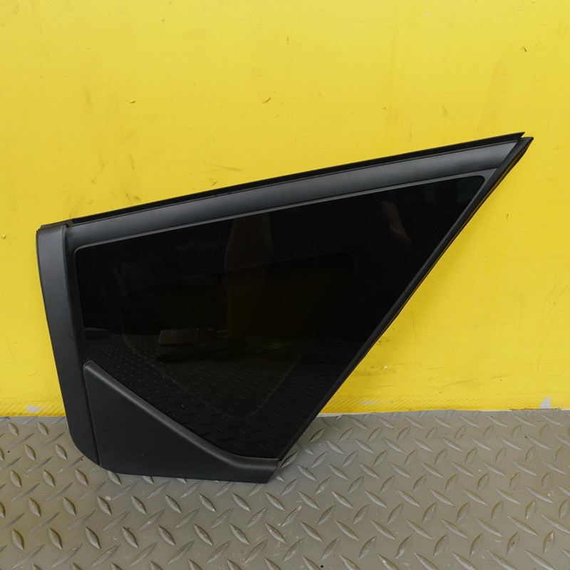 2025-2026 KIA K4 SEDAN REAR RIGHT SIDE QUARTER PANEL WINDOW GLASS W/ MOLDING OEM