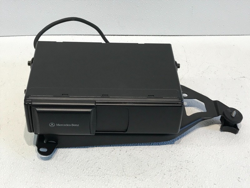 98-00 Mercedes W163 ML430 CD Changer 6 Disk Player OEM