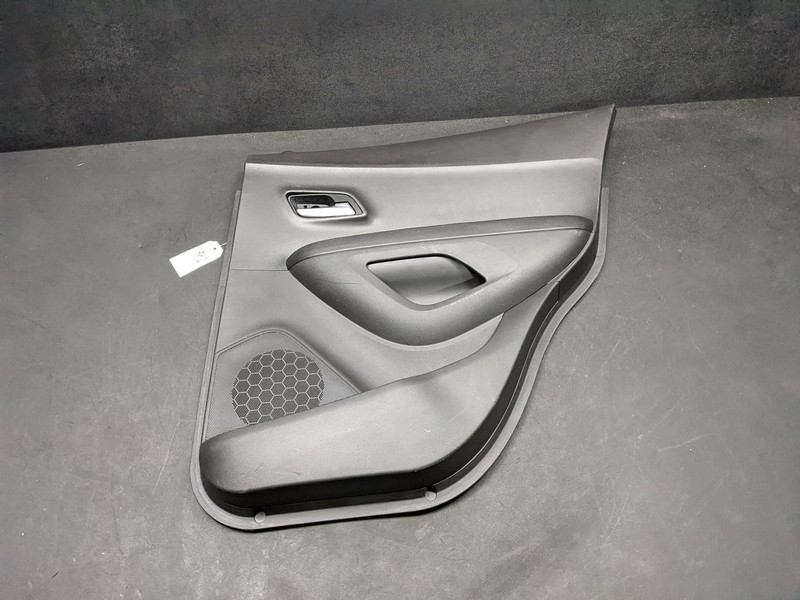 Right Passenger Rear Door Trim Panel 42428180 2018 Chevrolet Trax 2017-2019 2020