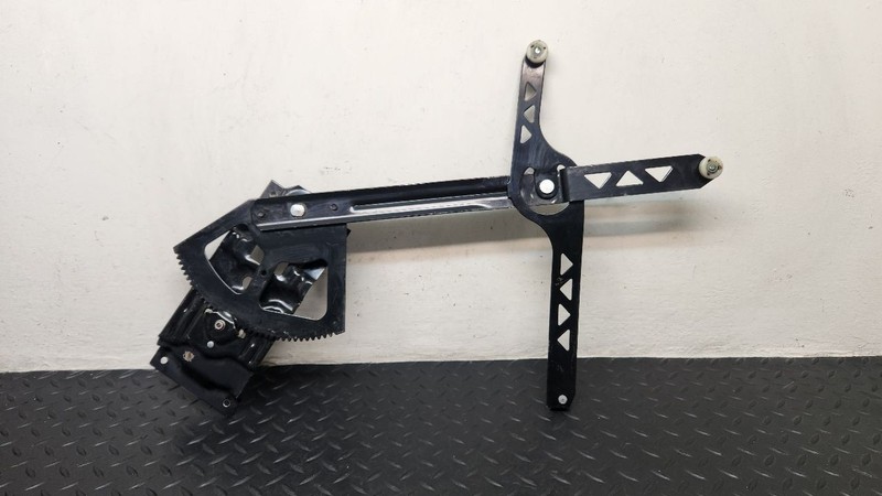 96-05 Chevrolet Astro Van Front Right Window Manual Regulator OEM 15172550