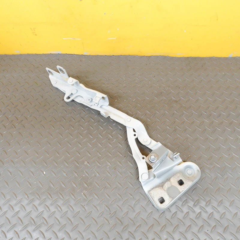 2020-2023 RANGE ROVER EVOQUE RIGHT SIDE HOOD BONNET HINGE SUPPORT OEM K8D216800A