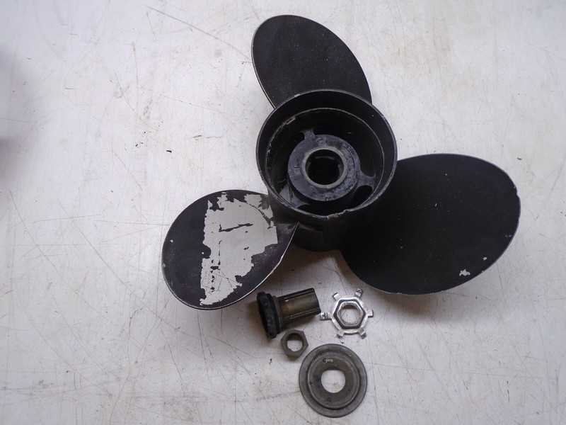 K2 Mercury14 1/2 X 19 RH Propeller w/ Hub Kit 48-832830-19