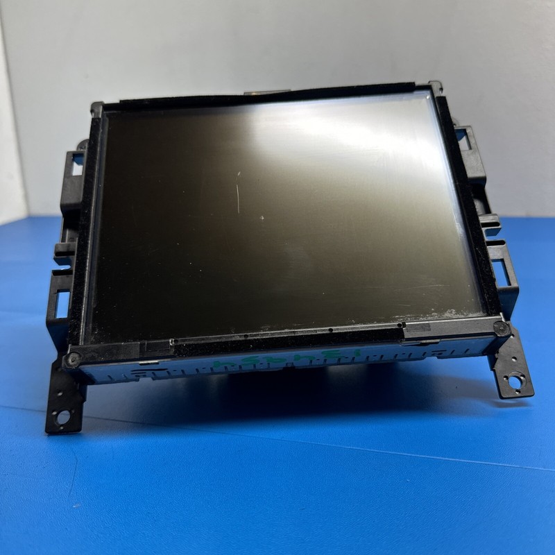 68261015AF | 2015 - 2017 Chrysler 200 OEM Touch Screen AM FM Radio Receiver OEM