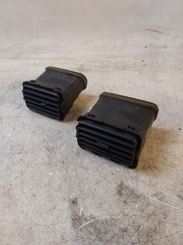 2004-2006 LEXUS ES330 Center Dash Pair LH RH Climate Heater A/C Vent VENTS
