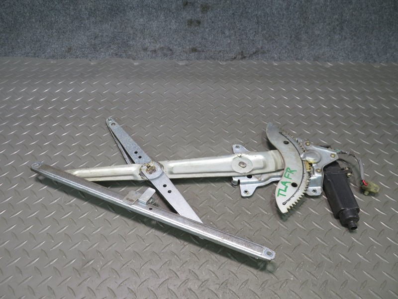 1991-1997 TOYOTA LAND CRUISER FJ80 FRONT RIGHT DOOR WINDOW REGULATOR W/ MOTOR