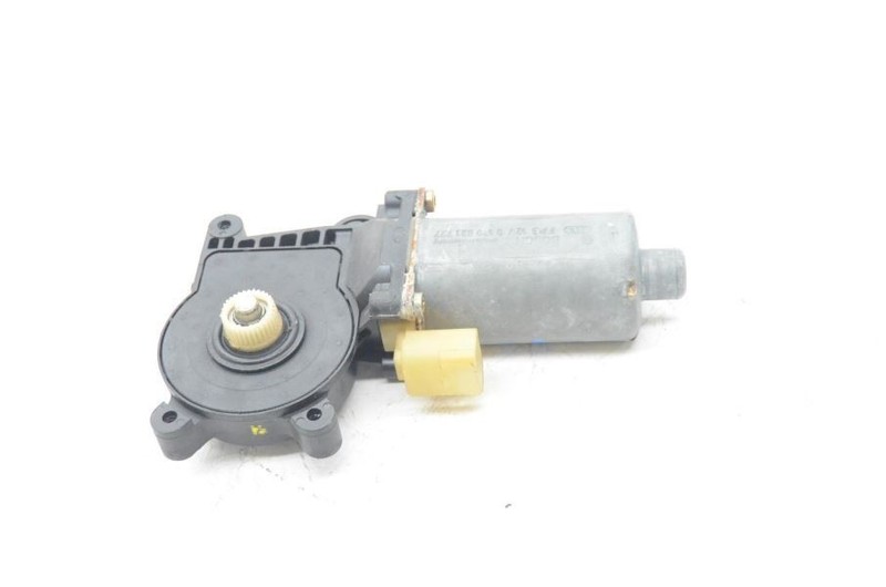 1999 BMW 328i E46 SEDAN Driver Left Rear Door Window Motor 676283620660