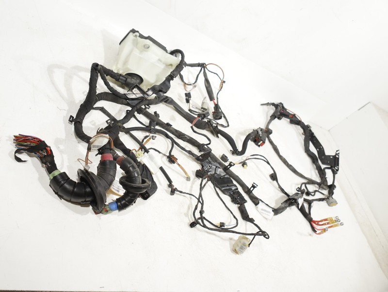 15-18 Mercedes C300 Front Driver Engine Bay Wiring Headlight Harness Fuse CUT
