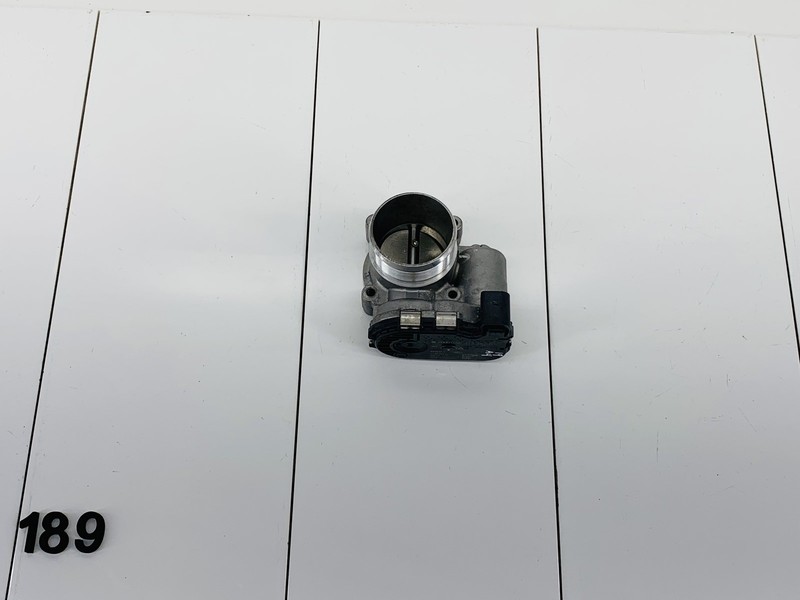 17-20 AUDI A4 B9 2.0L L4 GAS ENGINE AIR INTAKE THROTTLE BODY VALVE OEM