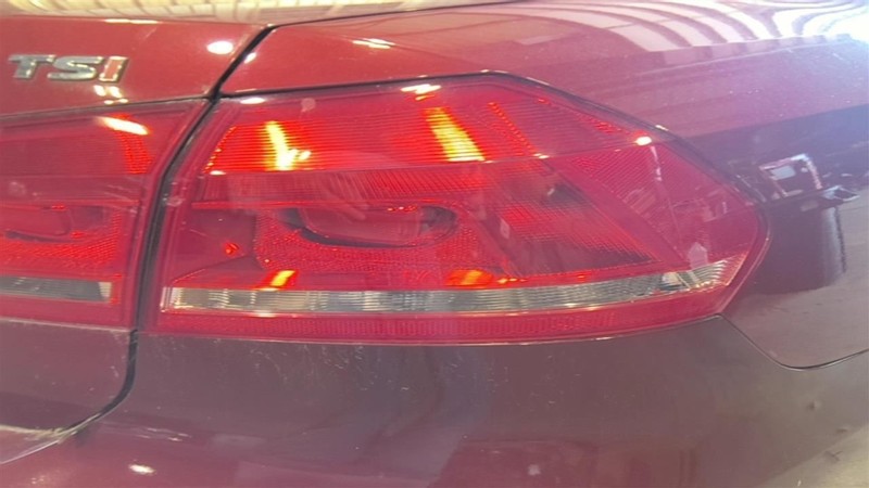 Passenger Tail Light Sedan Quarter Panel Mounted Fits 12-15 PASSAT 3560608