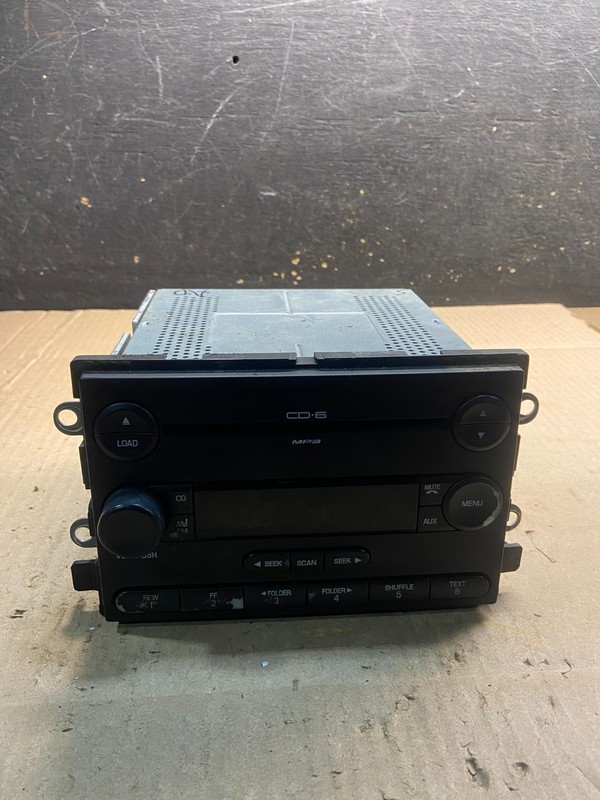 2005 to 2007 Ford Five Hundred Montego Radio CD Player OEM Y7634 DG