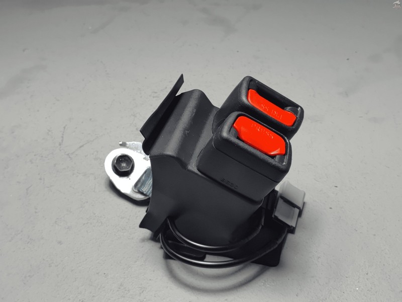 2019 - 2025 TOYOTA RAV4 REAR DRIVER SIDE & CENTER SEAT BELT SEATBELT BUCKLE OEM