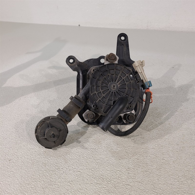 00-04 Corvette C5 Smog Emission Air Pump Ls1 Ls6 Aa7420