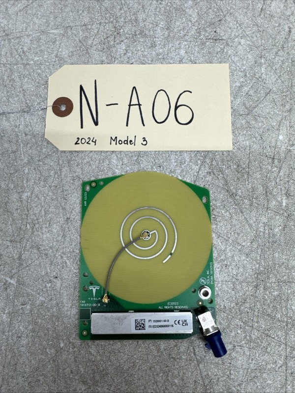 2024 TESLA CYBERTRUCK ANTENNA GPS RAIN SENSOR MODULE 1920001-00-B OEM A06 B133