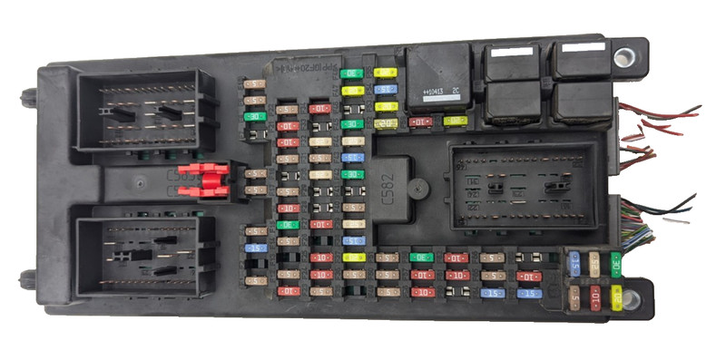 LAND ROVER LR4 RANGE ROVER SPORTEngine Fuse Box Relay OEM 2010 2011