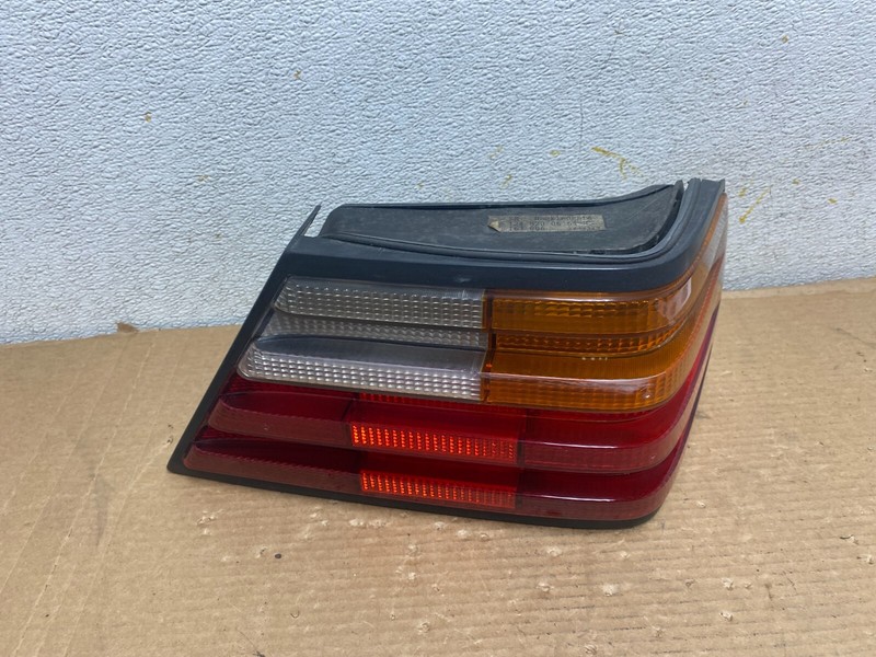1994 to 1995 Mercedes E Class W124 Right Passenger RH Side Tail Light N9714 DW