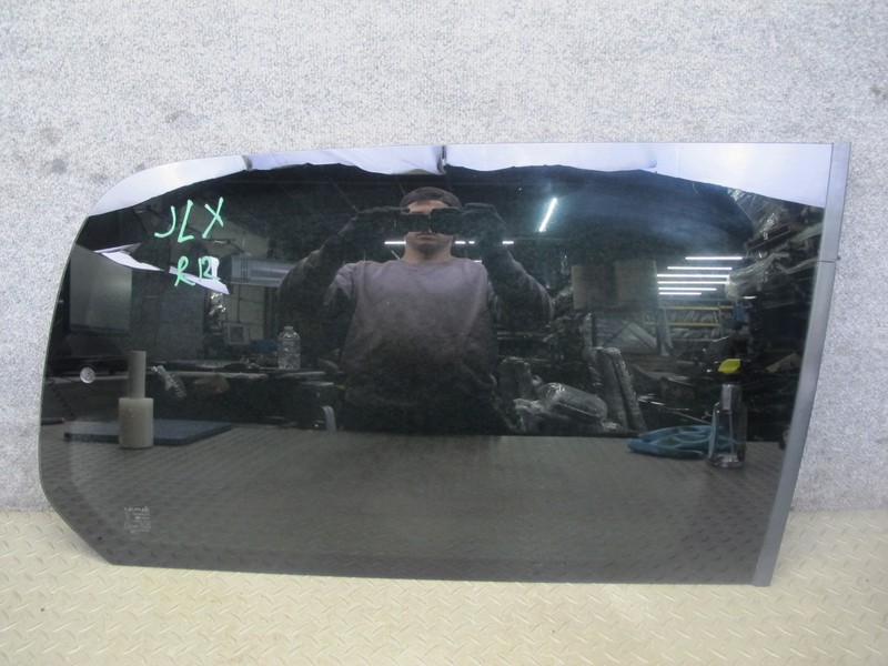 2004-2007 LEXUS J100 LX470 REAR RIGHT QUARTER GLASS WINDOW
