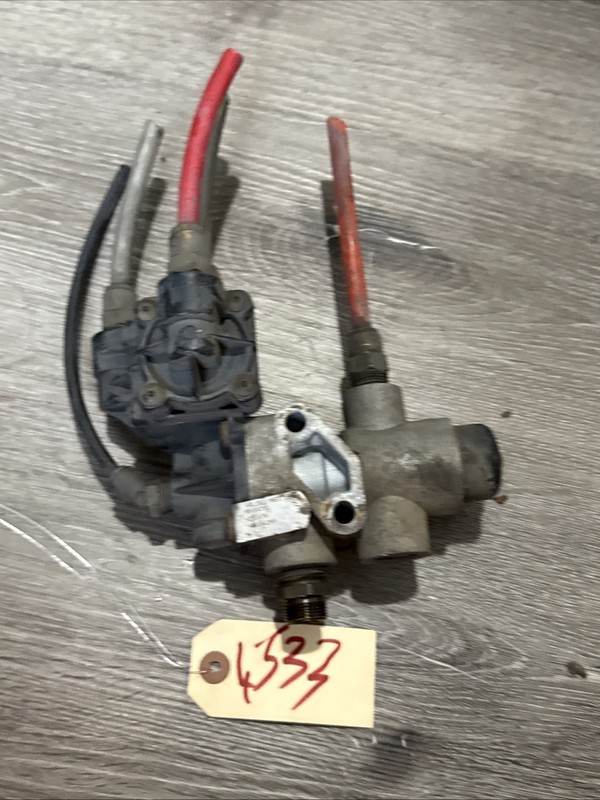 Volvo Manifold Style Tractor Protection Valve Ref- P/N: KN34110, 050A1A