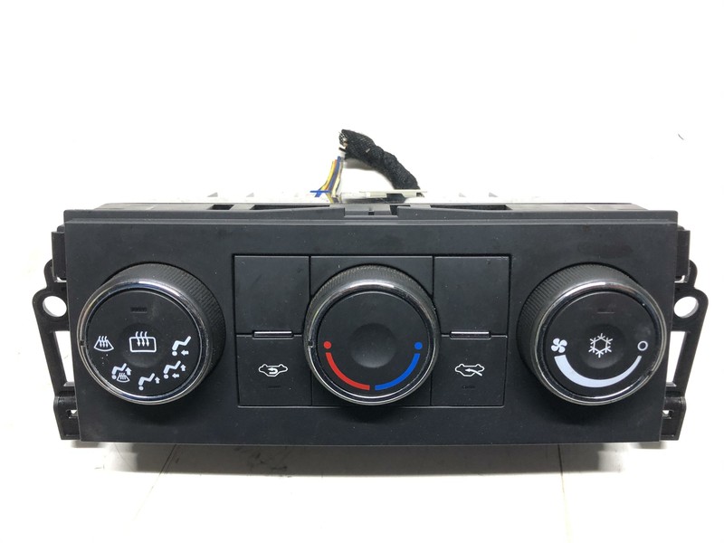 2007-2009 Chevrolet Silverado Climate Control Assembly Manual With Rear Defrost