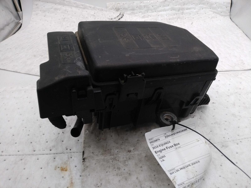 2019 Chevrolet Equinox OEM Fuse Box 1.5L 108K Miles White 84300718