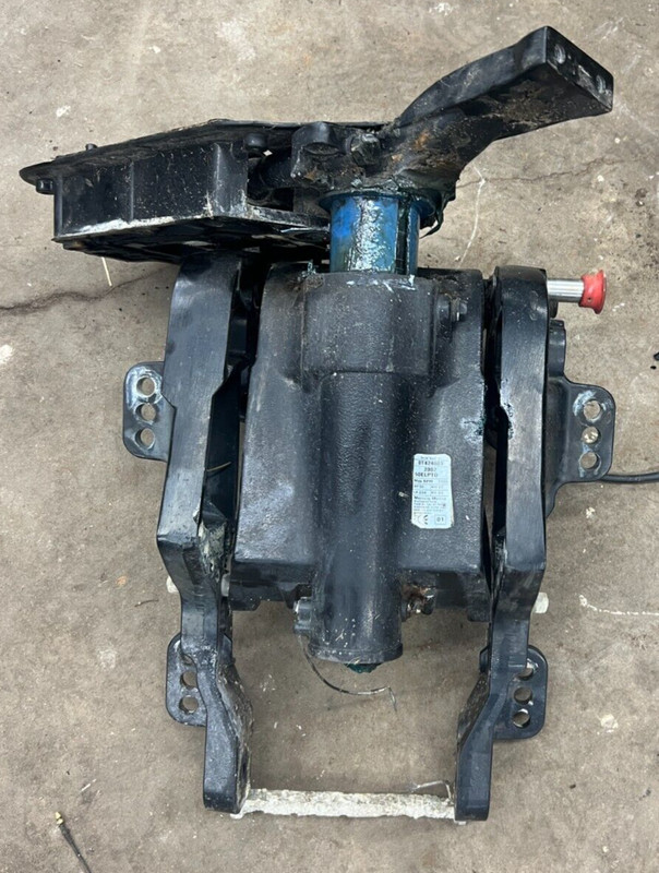 Mercury Outboard 50hp 2 stroke Swivel Bracket 827402T1 CLEANED & READY