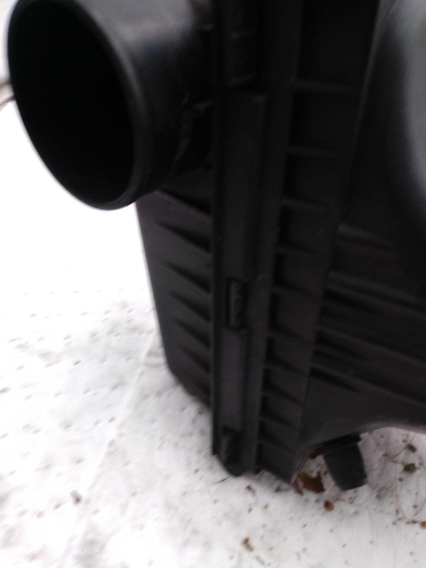 2010 Dodge Charger Black Air Cleaner Assembly OEM 04591867AC 175K Miles
