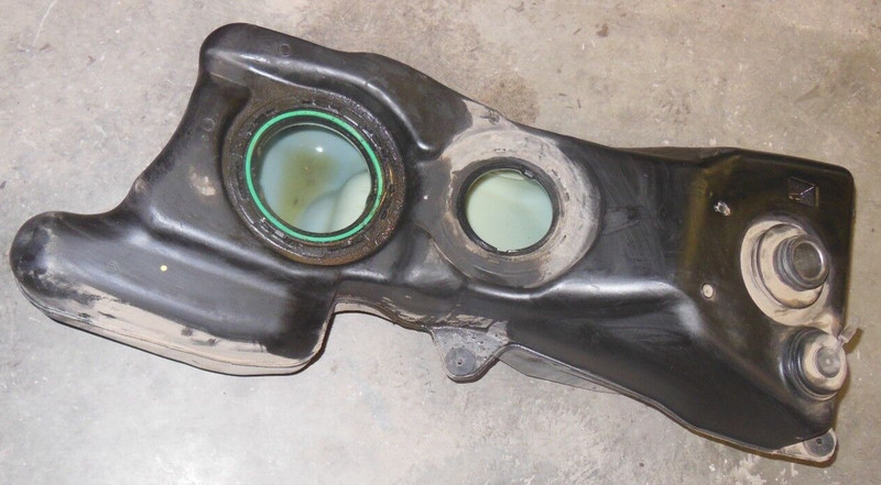 2002 Honda Goldwing GL1800 GL 1800 Fuel Gas Tank Container Petrol Gold Wing 02