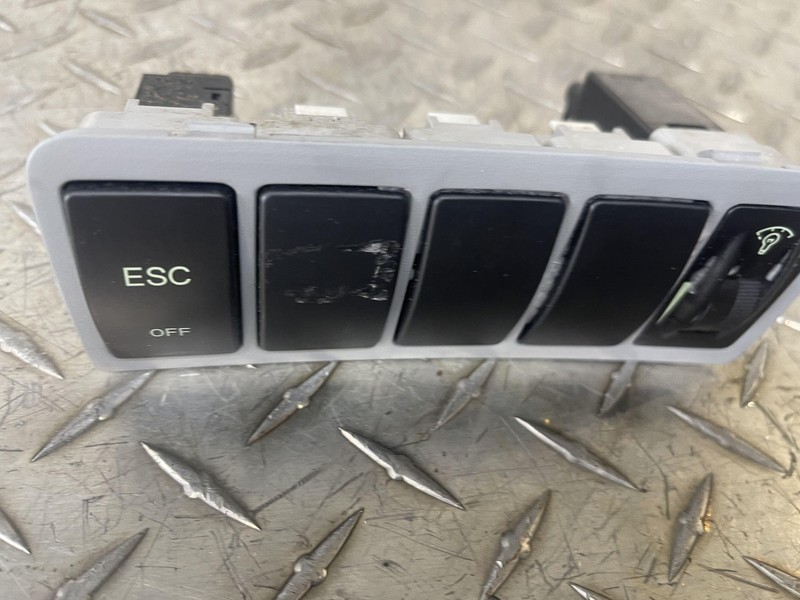 07-08 HYUNDAI SONATA DASH ESC OFF DIMMER LIGHT SWITCH WITH BEZEL OEM 93300-3K520