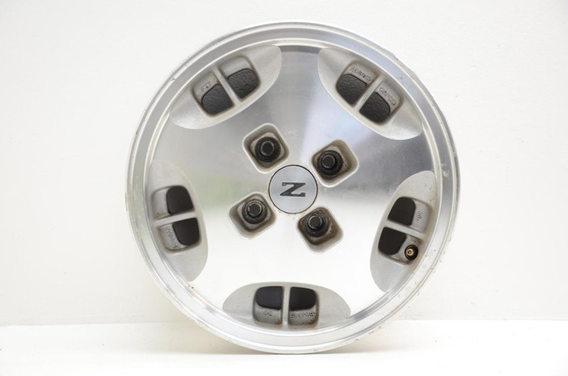 1984-1985 Nissan 300ZX Z31 2+0 15x6-1/2 Inch Aluminum 4 Stud Wheel