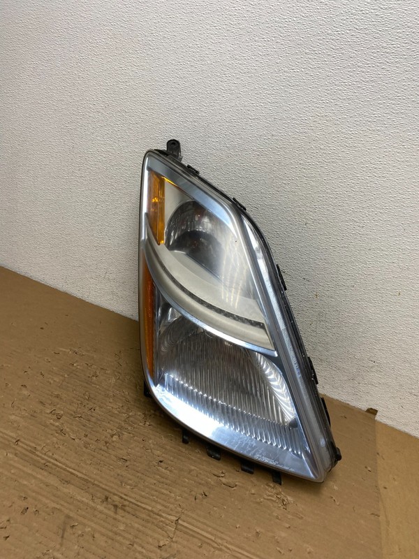 2006 - 2009 Toyota Prius Right Passenger Rh Side Headlight Halogen TYC AD4343 DW