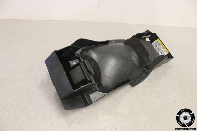 2015 Hyosung GT650R REAR BACK TAIL UNDERTAIL FAIRING COWL INNER FENDER GT 650 R