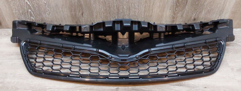 2012-2014 Toyota Yaris Radiator Grille OEM Part#53111-52640