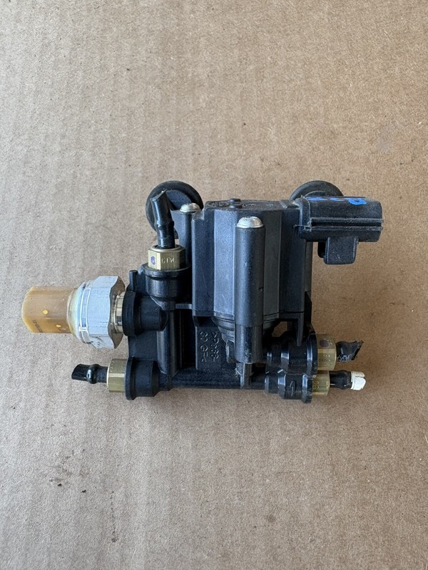 LAND ROVER RANGE ROVER SPORT L320 Suspension pressure sensor RVH000016 2006