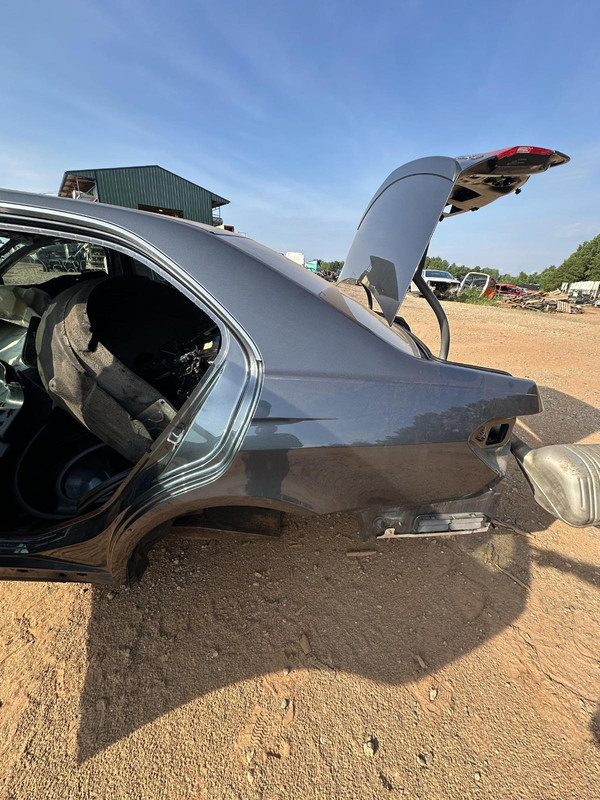 2010-2016 MERCEDES E-CLASS E350 W212 SEDAN REAR LEFT QUARTER PANEL GRAY 755 OEM