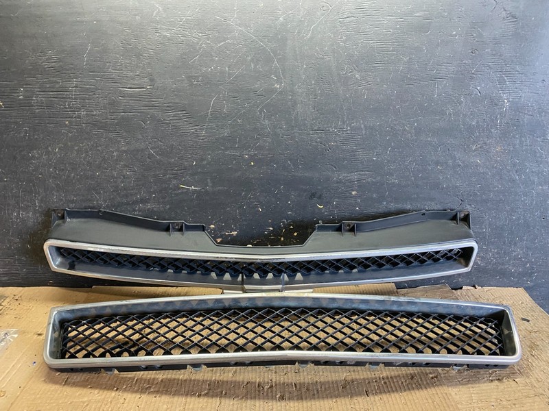 2007 to 2014 Chevrolet Avalanche Front Upper Lower Set Grill Grille Oem W9997 DG