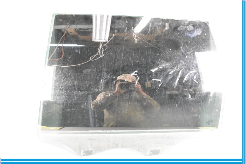 11-17 Volkswagen VW Touareg Rear Left Driver Side Door Window Glass Oem