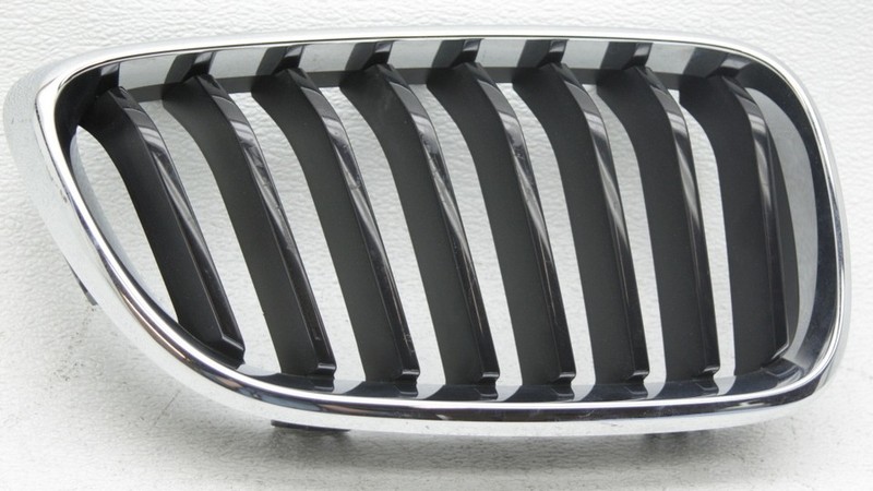 OEM Right Passenger Side Grille Insert For BMW 228i, 230i, M240i 51-13-7-295-524