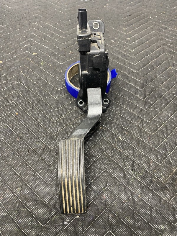 OEM 2014 Ford E250 Van Gas Accelerator Pedal