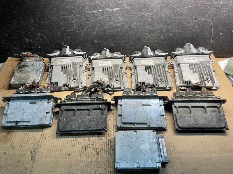 Mix of 10 Ford ECM Engine Computer Module X8636 PS