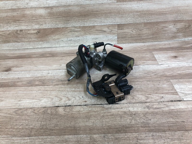 LEXUS LS460 LS600H OEM ABS BRAKE PUMP HYDRAULIC ANTI LOCK ACCUMULATOR 07-17 2