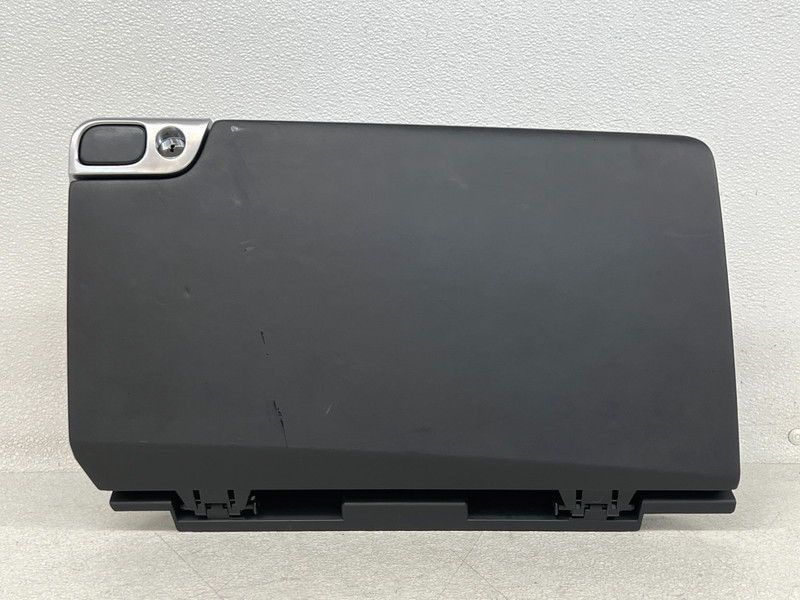 ⭐2015-2017 KIA K900 RIGHT DASH GLOVE BOX STORAGE COMPARTMENT BLACK OEM LOT2727