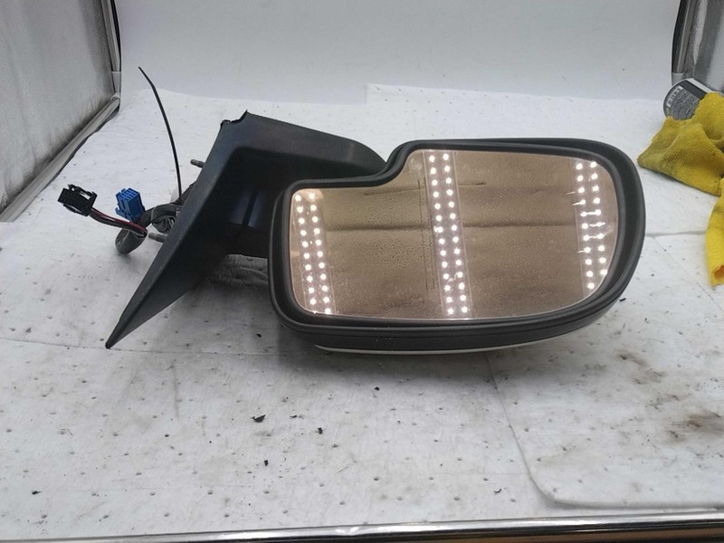 2005 Cadillac Escalade Right Door Mirror Assembly White 283651 172K Miles