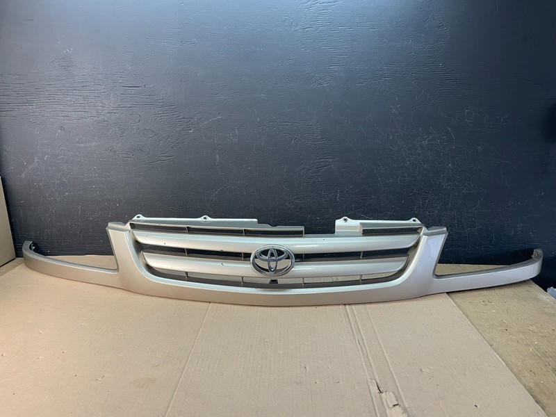 1998 1999 2000 Toyota Sienna Front Upper Mesh Grill Grille OEM AD8360 DG