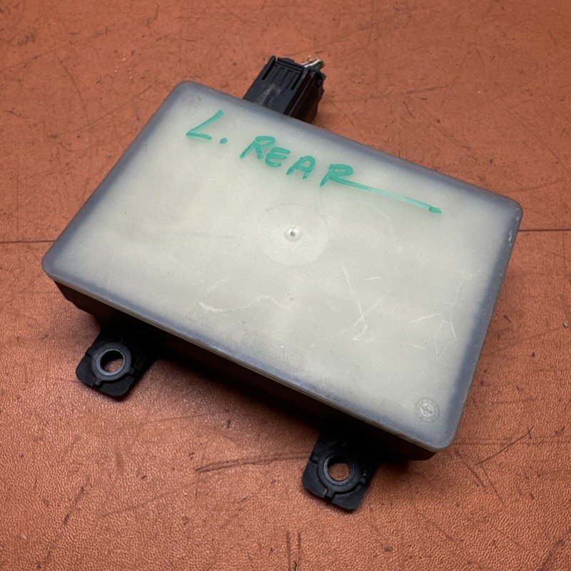 D495850001 | 2016-2018 KIA OPTIMA LEFT BLIND SPOT RADAR SENSOR MODULE OEM LH