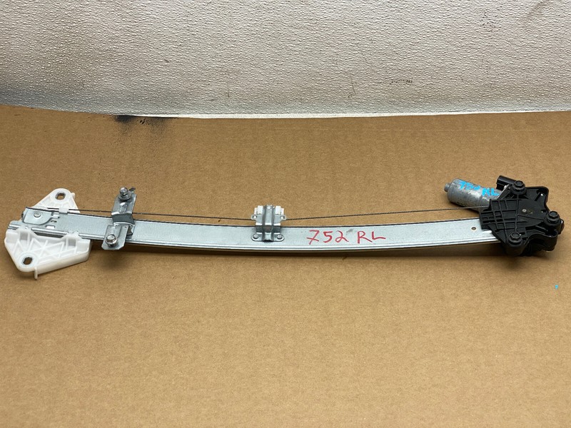 16-22 HONDA PILOT REAR LEFT DRIVER SIDE WINDOW REGULATOR W/MOTOR OEM LOT752